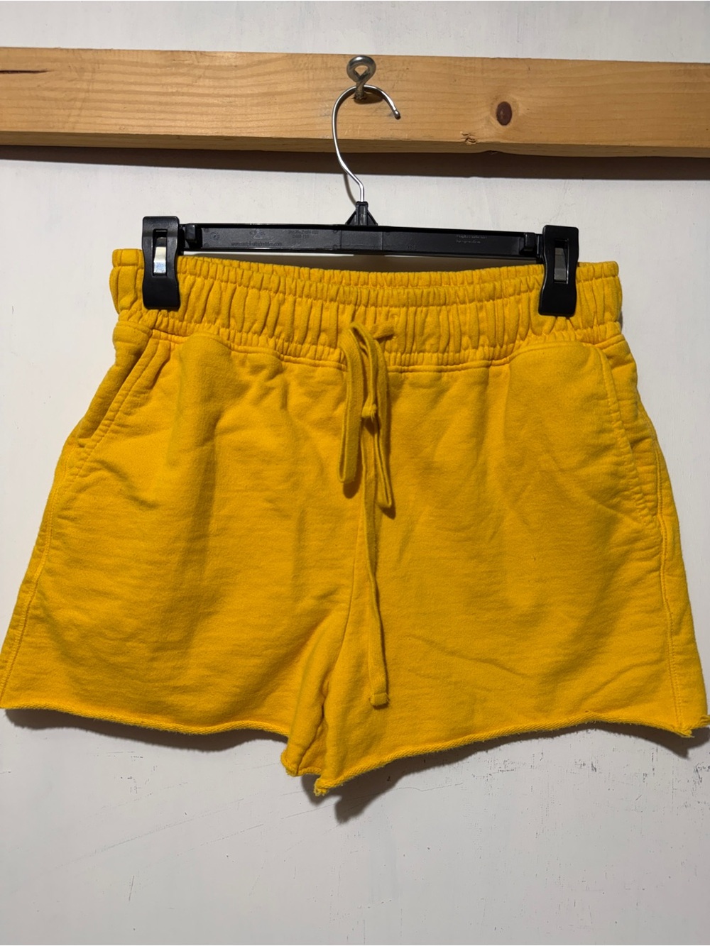 Tropic of C Yellow Cotton Raw-Hem Lounge Sweatshorts Small